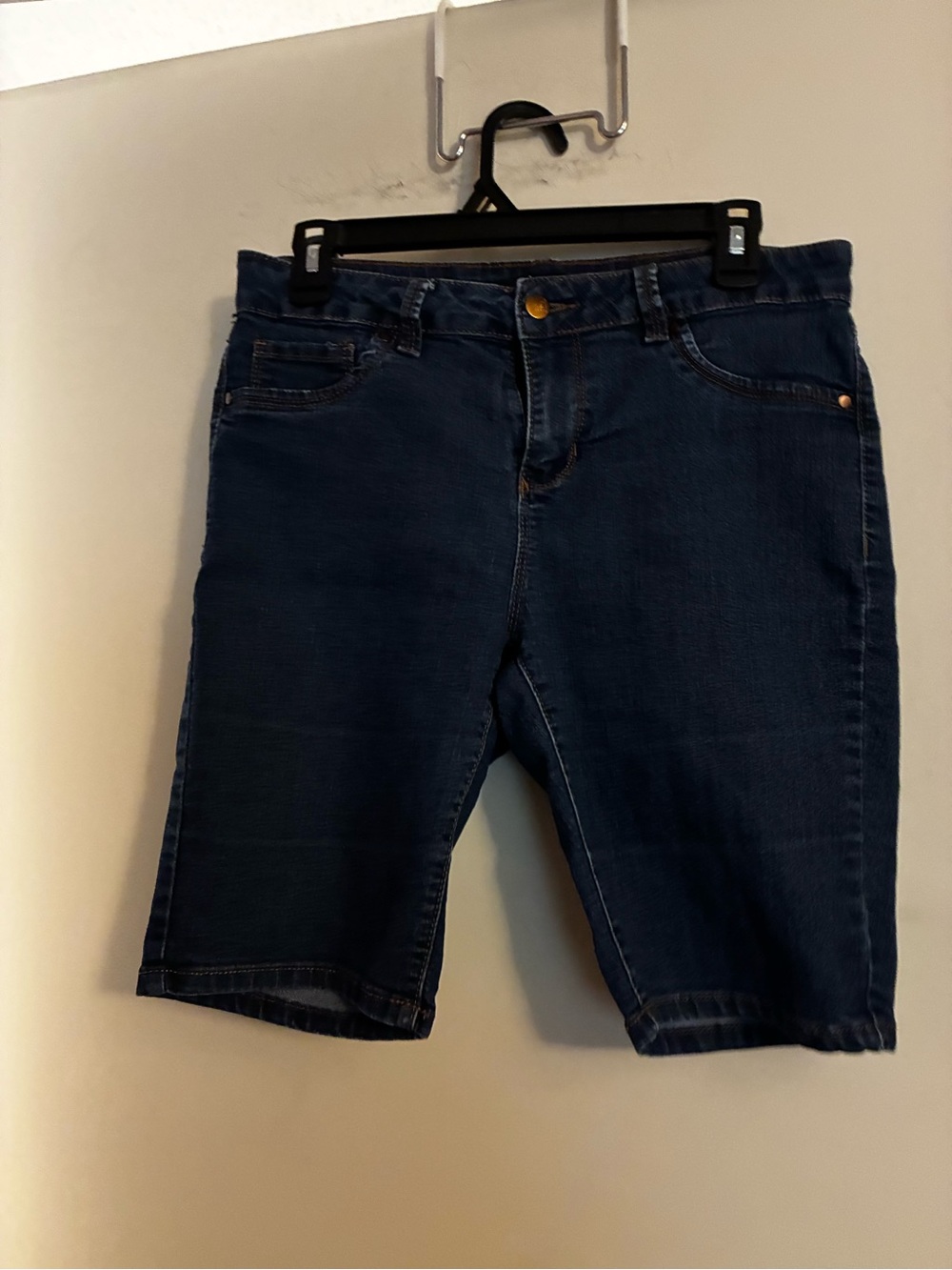 d.jeans Ladies Bermuda Shorts Size 8